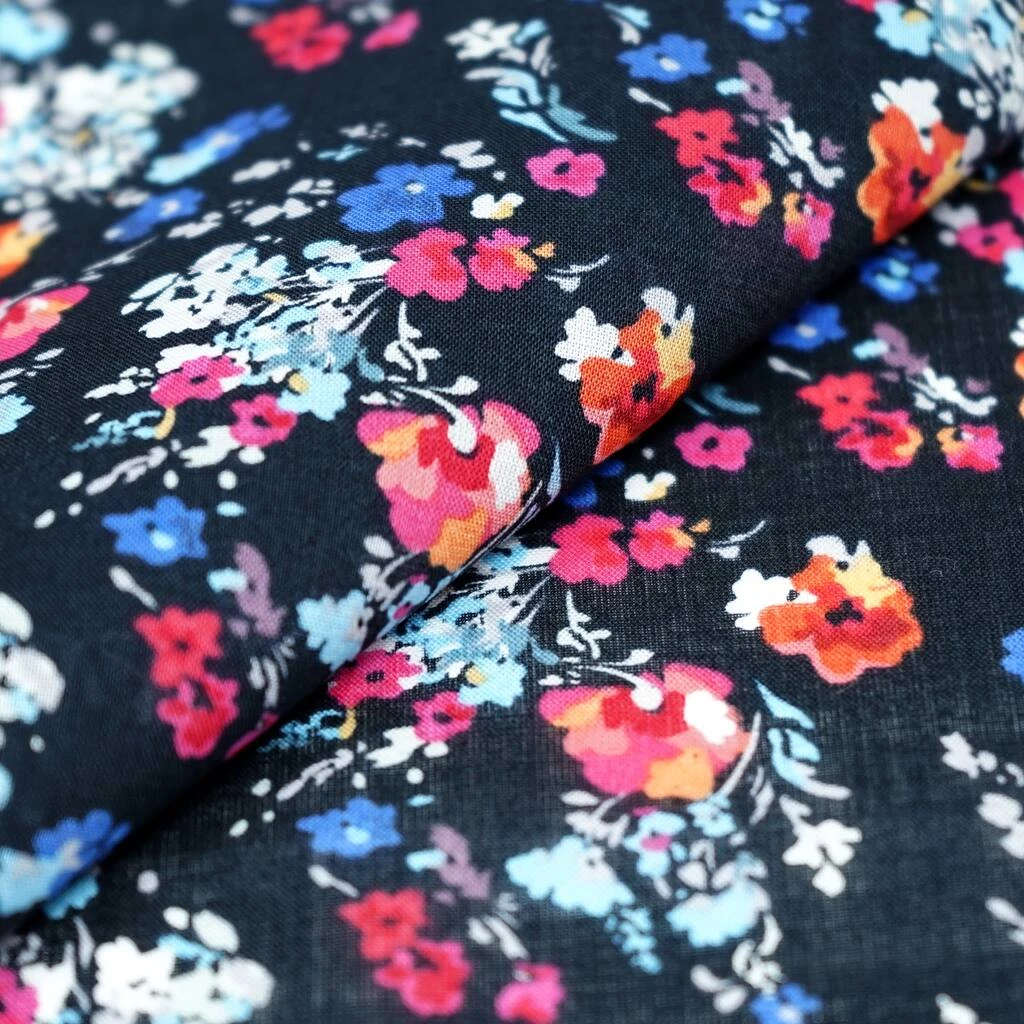 New 🥰 SINGER Navy Floral Cotton Lawn Fabric 🧨 2 New 🥰 SINGER Navy Floral Cotton Lawn Fabric 🧨 - Image 2